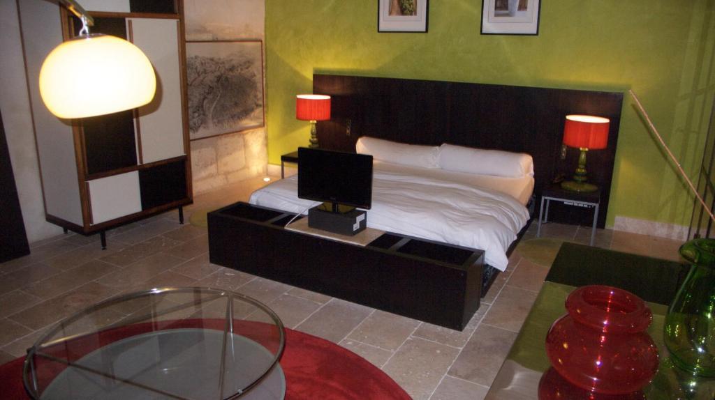 Hotel Saint Trophime Арль Номер фото