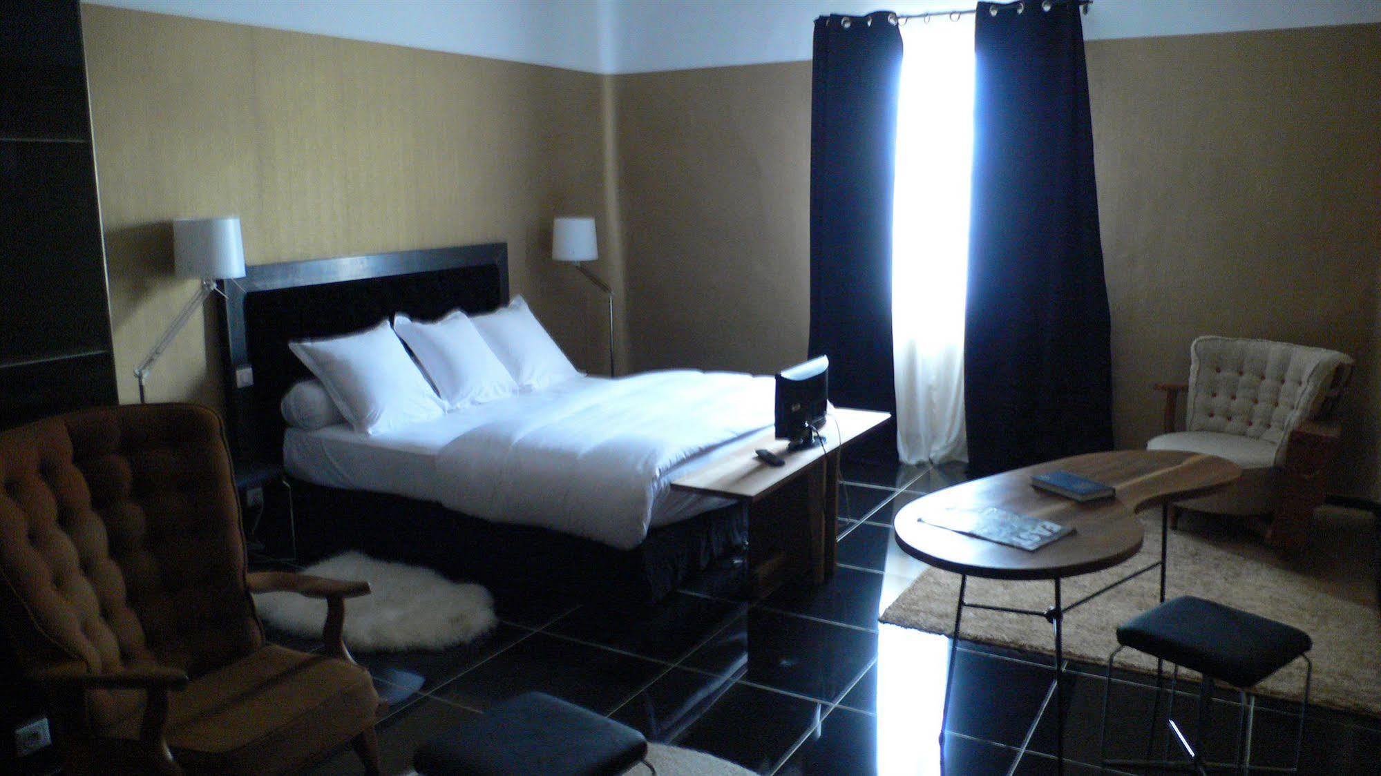 Hotel Saint Trophime Арль Екстер'єр фото